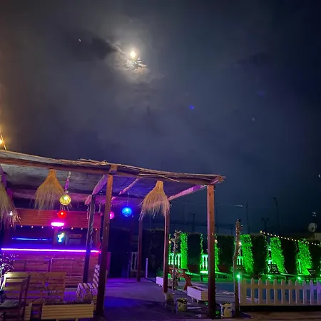 De Liege * Velipojë