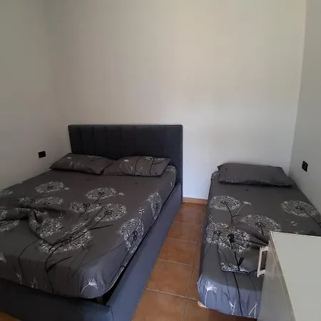 Ξενοδοχείο De Liege Velipojë