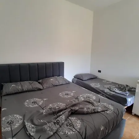 De Liege Ξενοδοχείο Velipojë